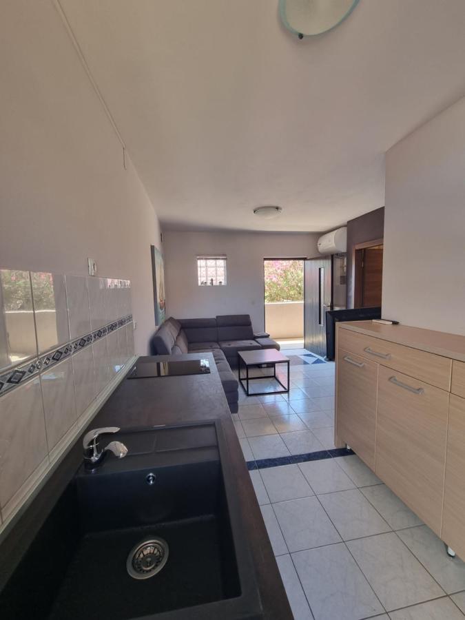 Apartments Miranda Kaprije Luaran gambar