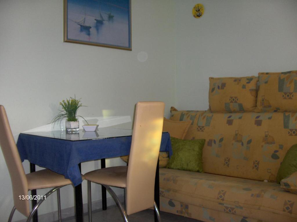 Apartments Miranda Kaprije Bilik gambar